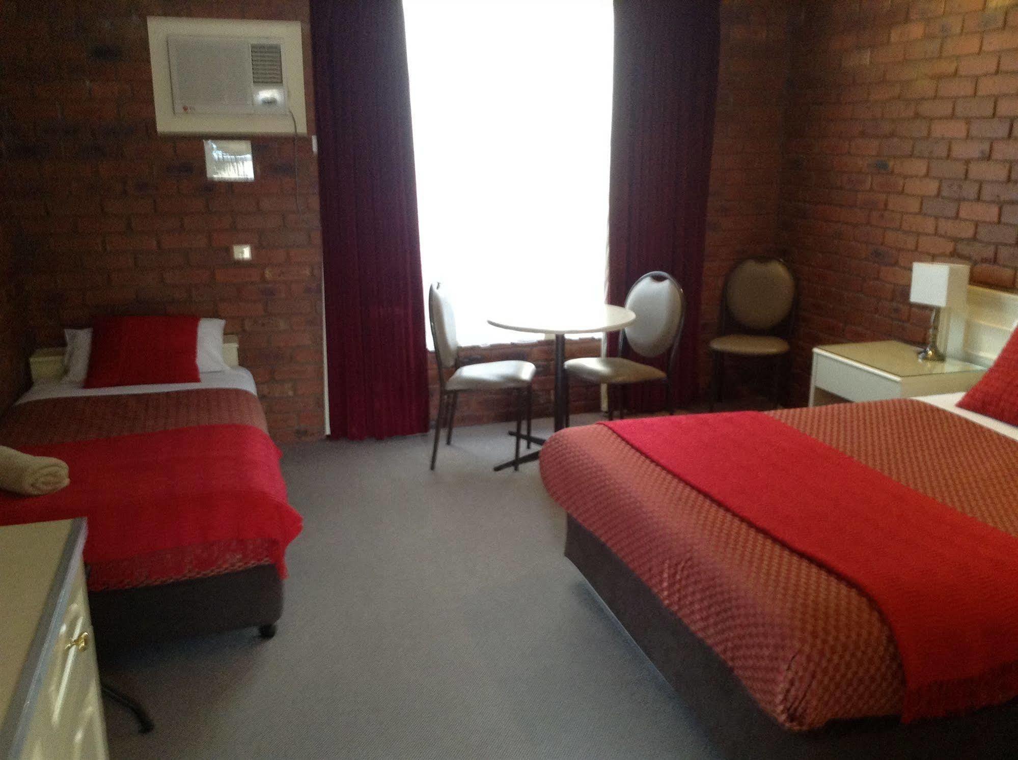 Melton Motor Inn And Apartments Exteriör bild